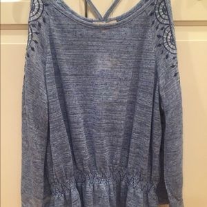 New with tags skies are blue cold shoulder top